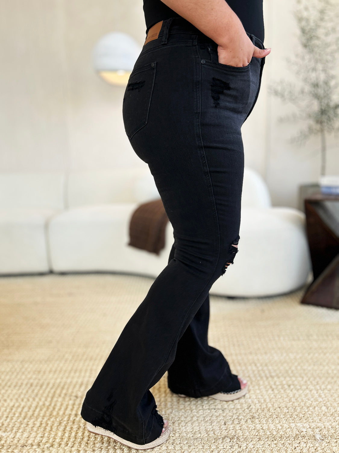Vaqueros desgastados de talle alto y talla grande de Judy Blue