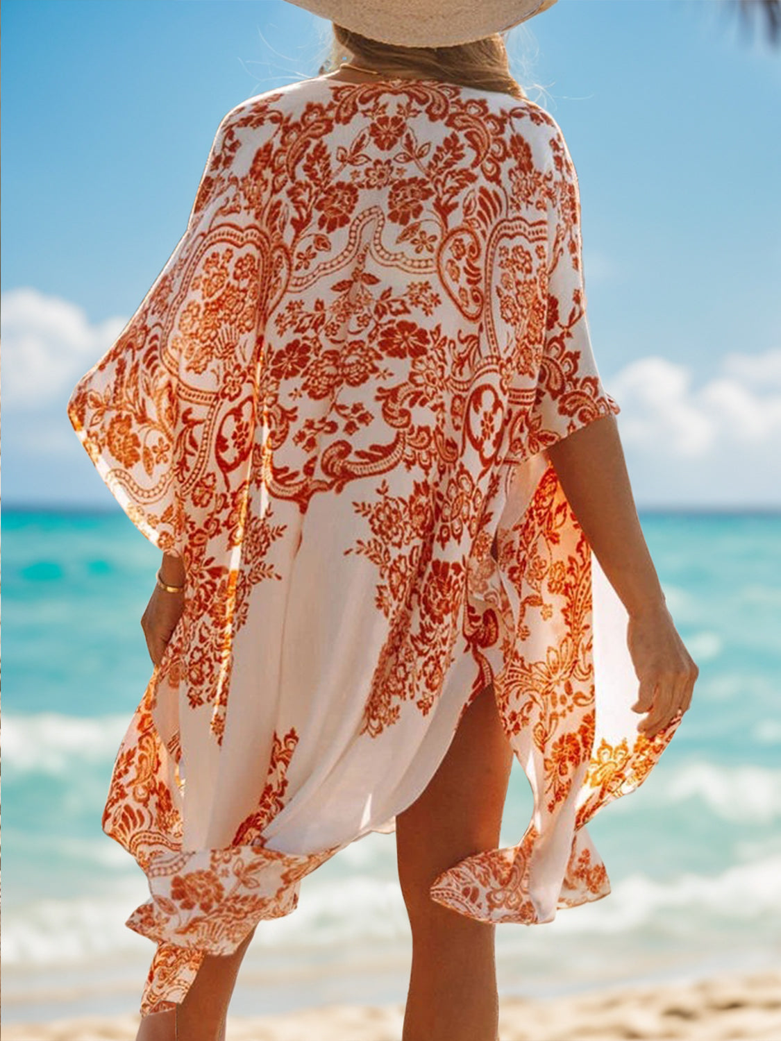 Vestido playero abierto con estampado frontal