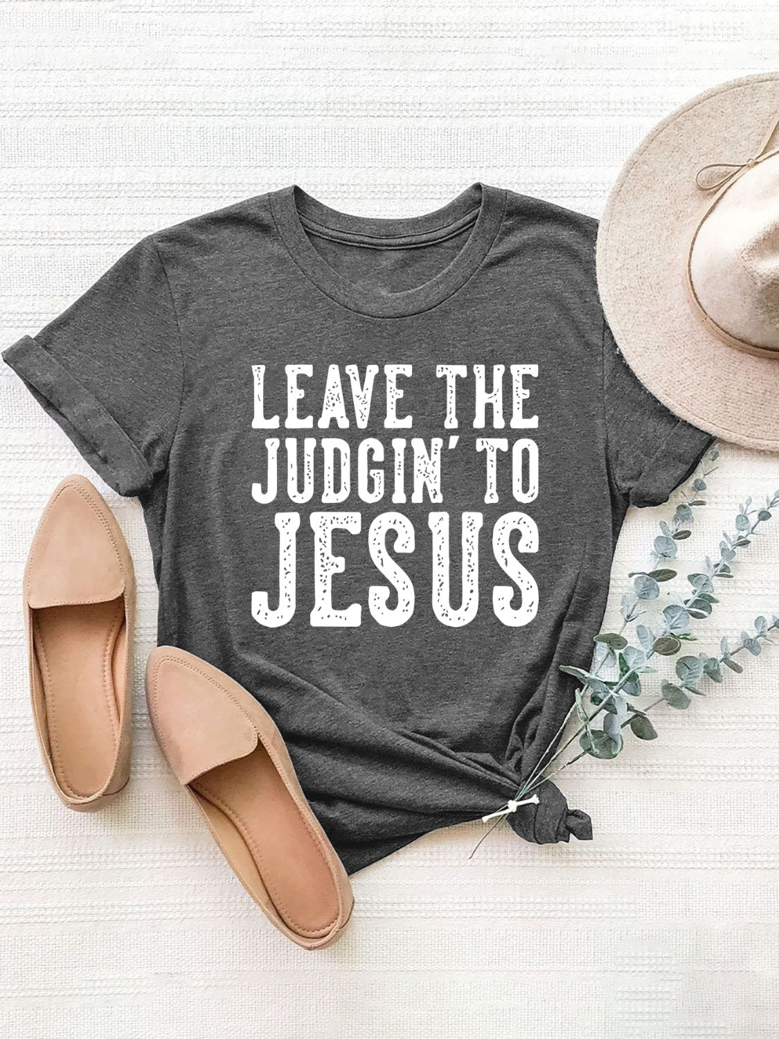 Camiseta de manga corta con cuello redondo y gráfico de letras