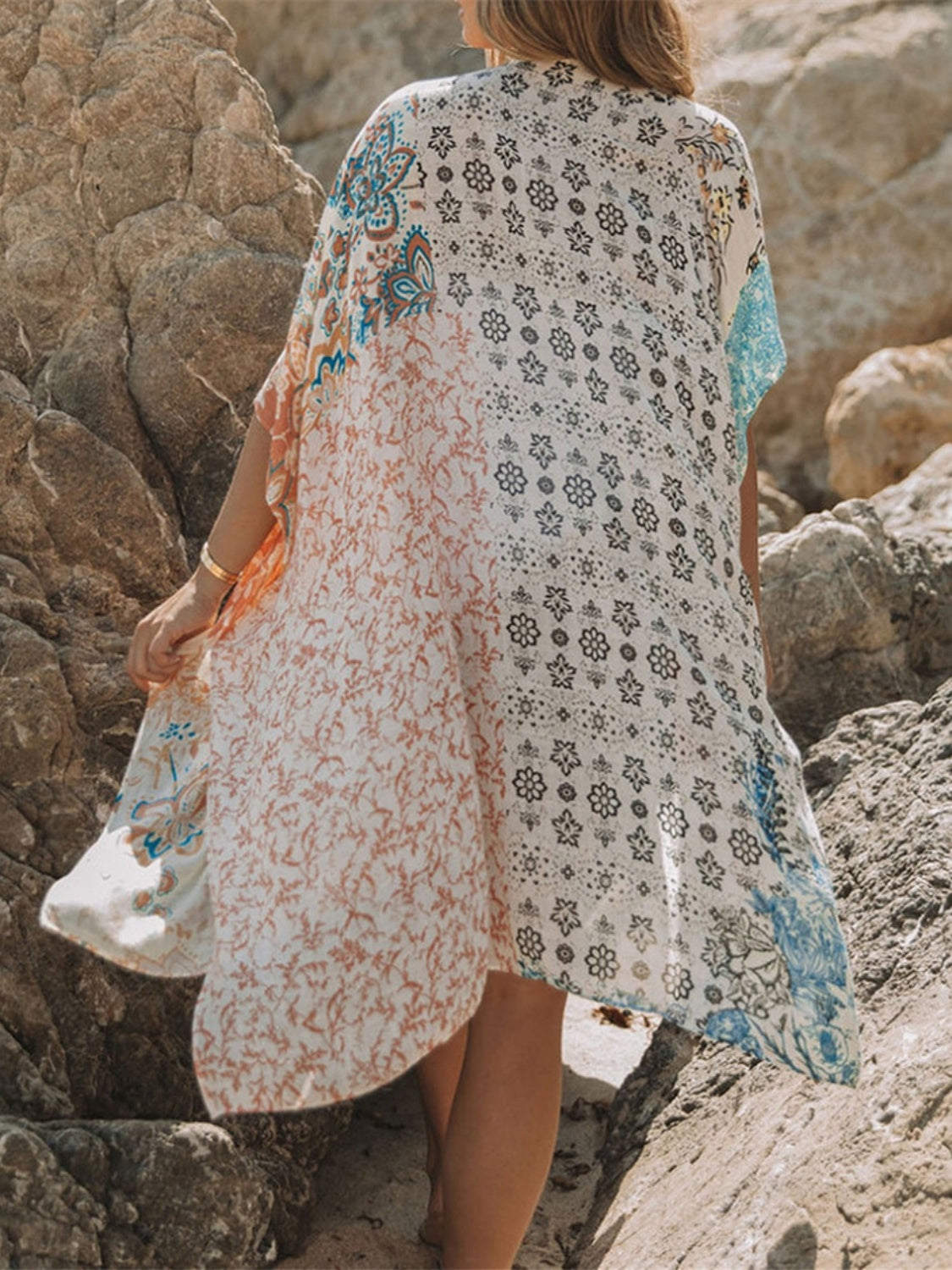 Vestido playero con media manga y estampado abierto al frente