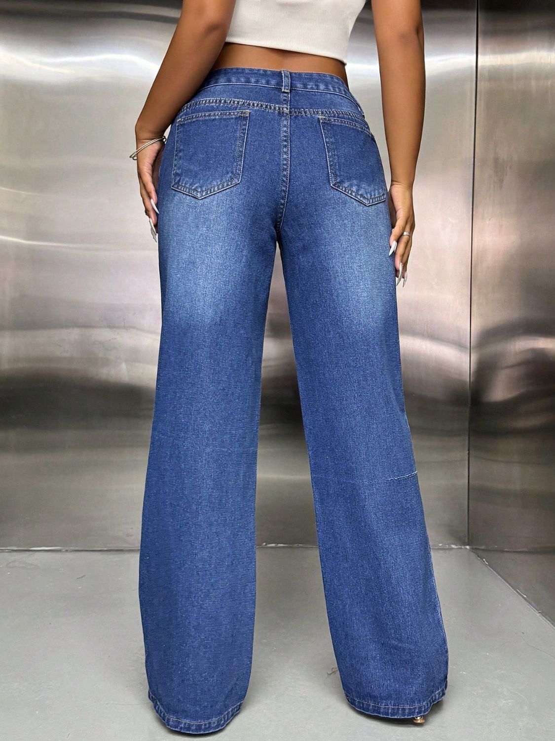 Jeans de pierna ancha con bolsillos