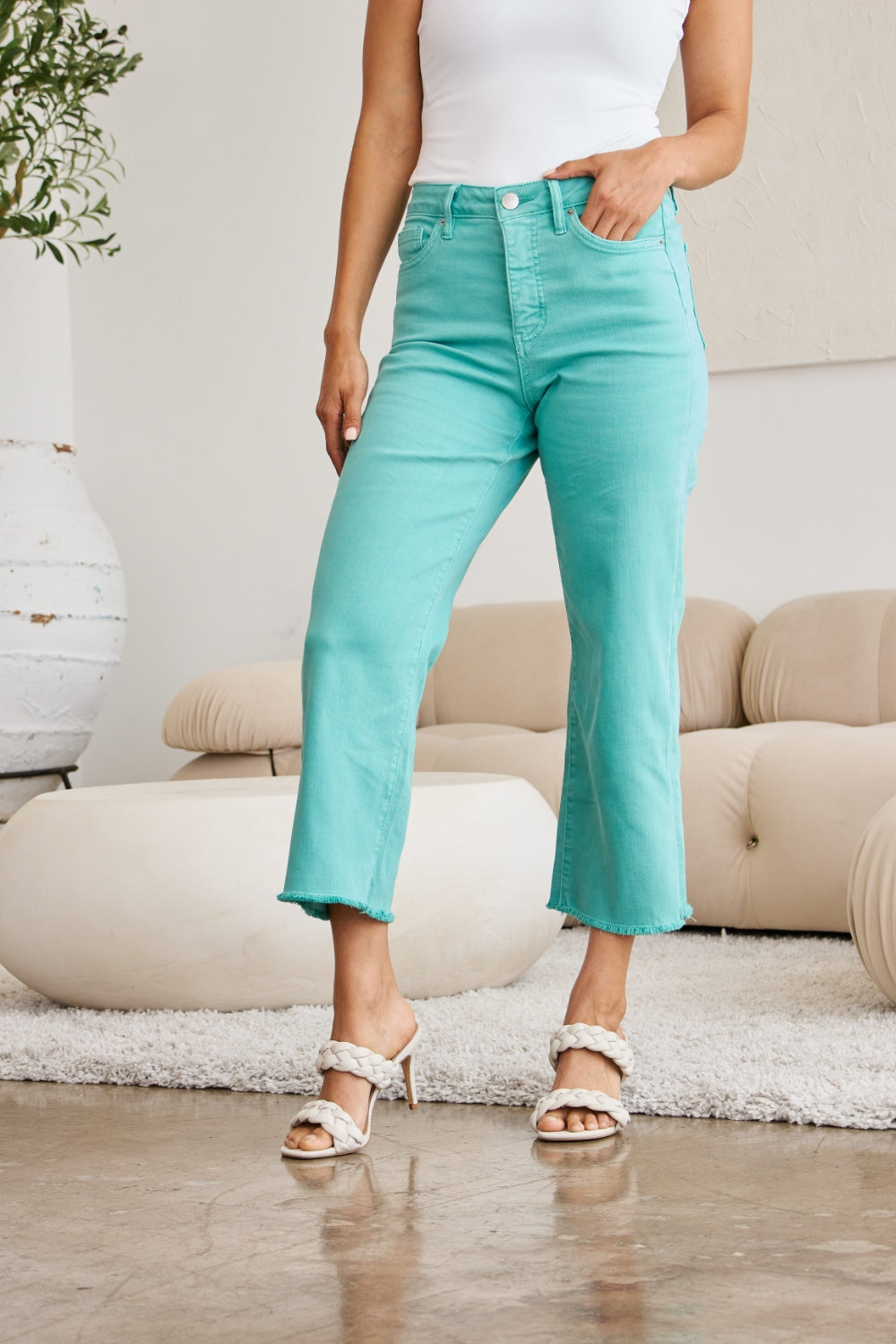 Pantalones vaqueros de talle alto con dobladillo sin rematar y control de abdomen de RFM Crop Chloe